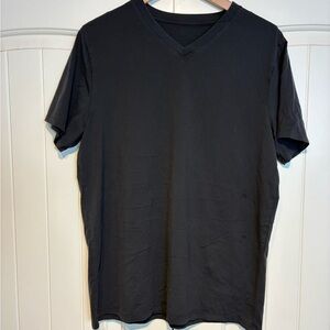 lululemon athletica Men's Black V-Neck Short Sleeve Tee Size L